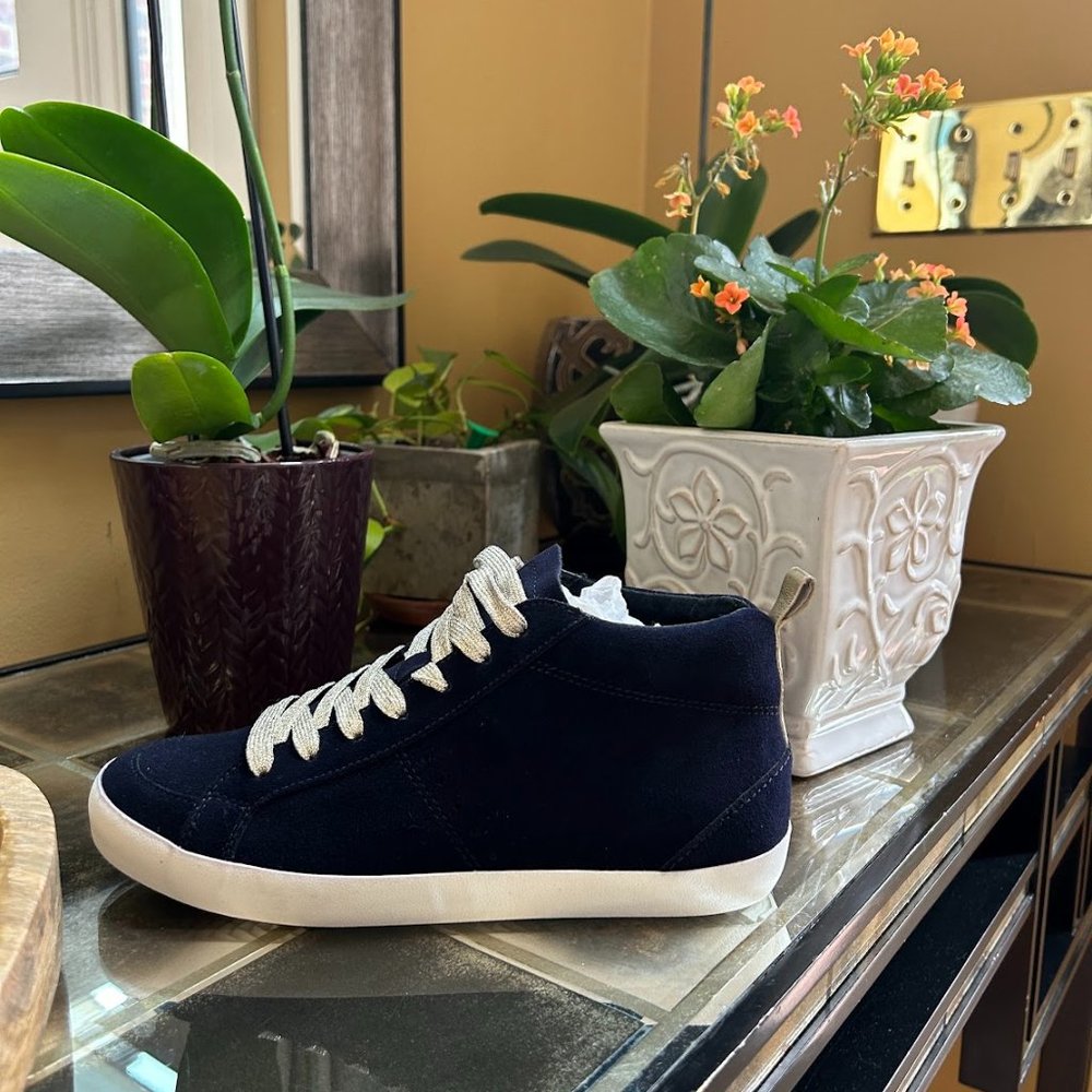 Mid-Top Sneakers /Banana Republic.